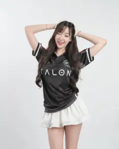 DJ.โนอี้ NoeyNiiz เน็ตไอดอล