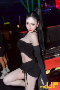 น้องพลอย สโรชา petchploy 24