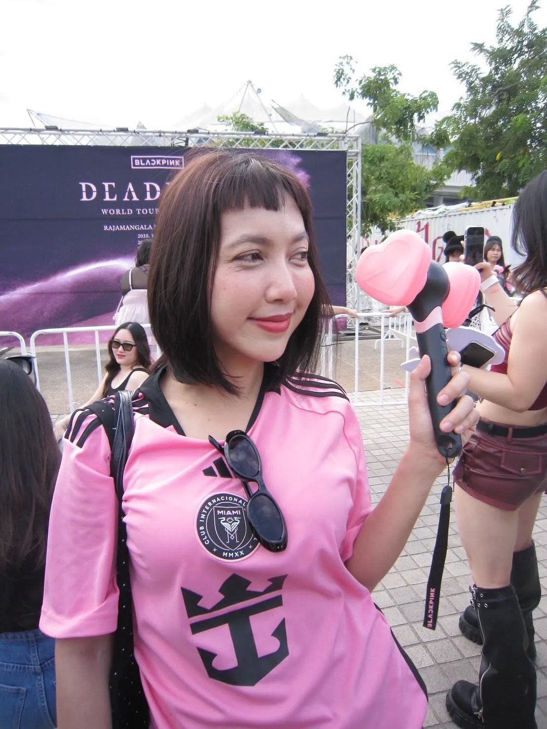 น้องเฟิร์ส เน็ตไอดอล